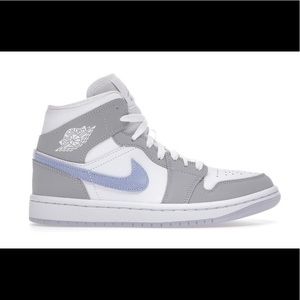 Gently used Jordan 1 Mid Wolf Grey Aluminum